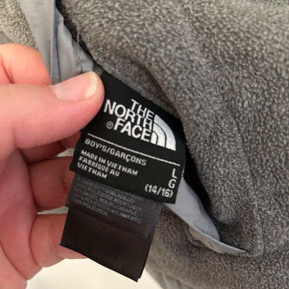 GUC Boy’s North Face Reversible Coat - Picture 16 of 16